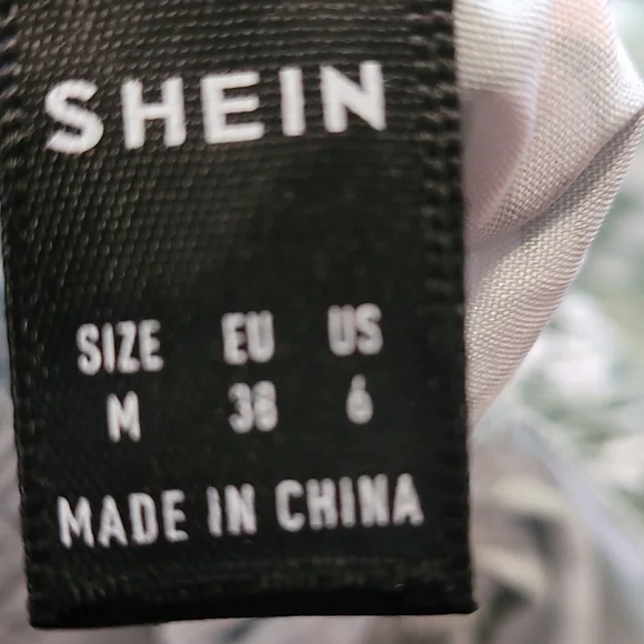 Sage and white romper size m - Picture 5 of 6